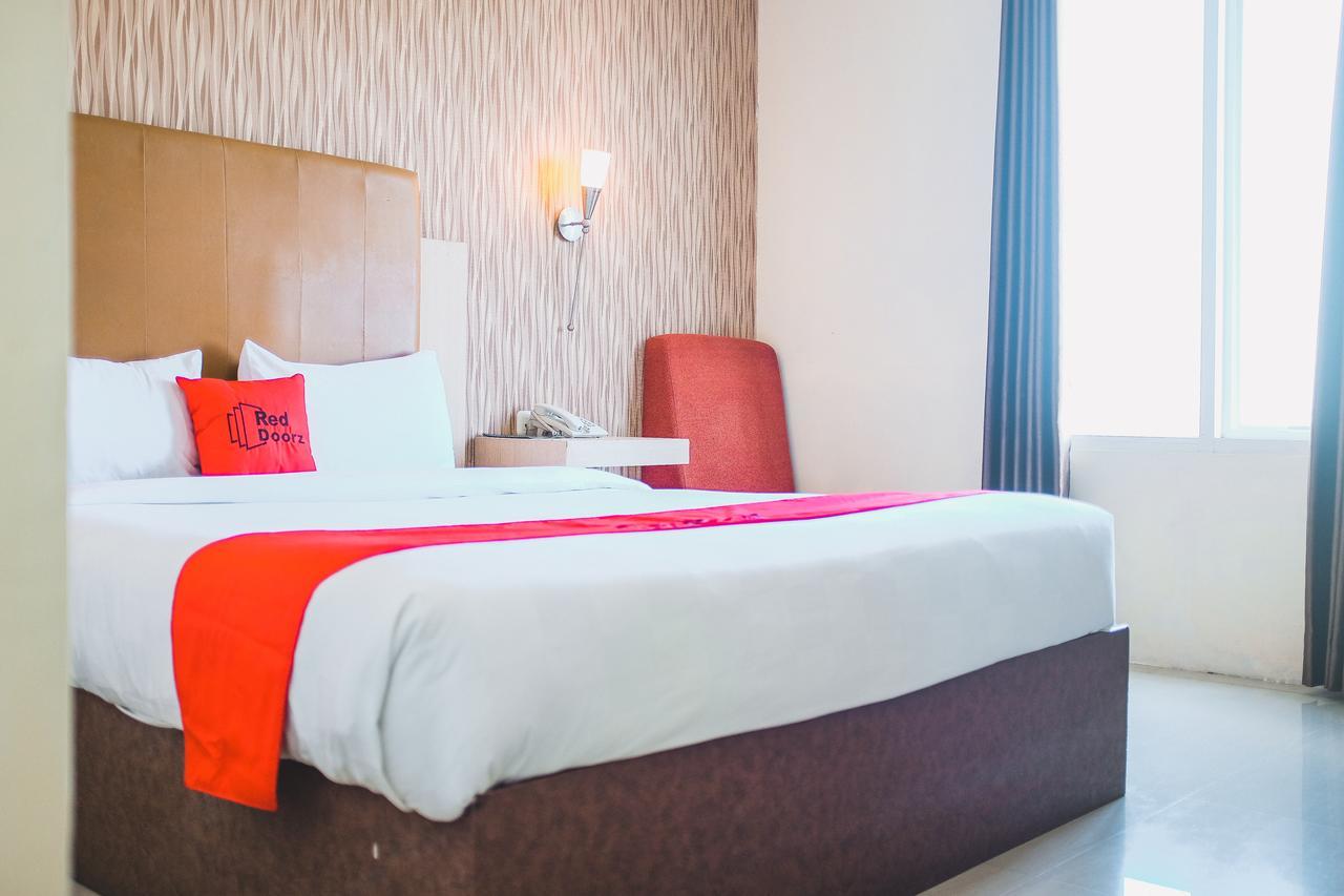 Reddoorz Plus Near Mall Panakukang มากาซาร์ ภายนอก รูปภาพ